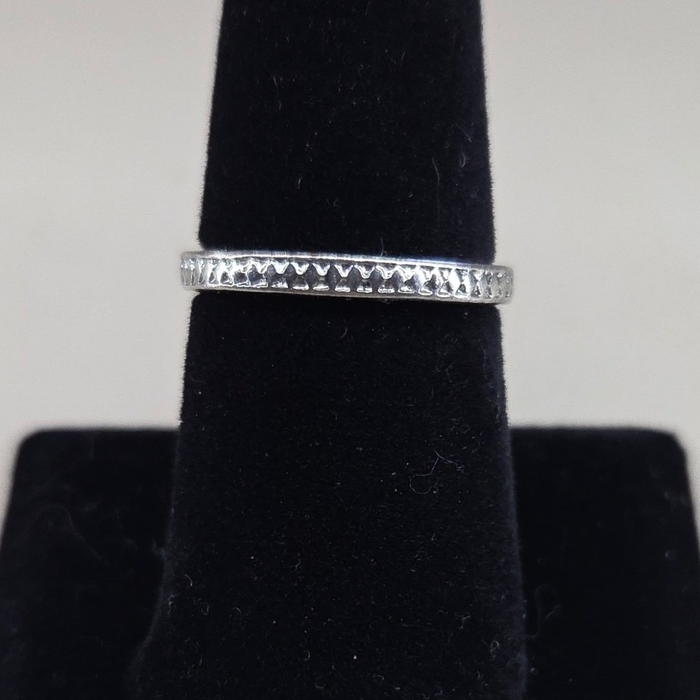 Silver Tone Textured Geometric Pattern Stackable Band Ring Size 8.5